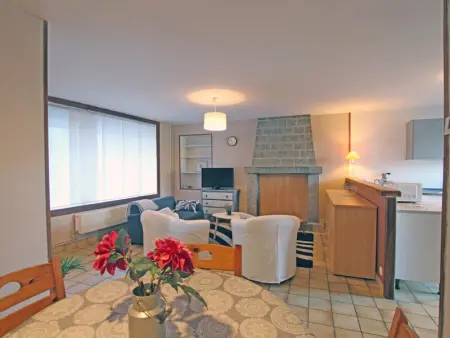 Charmante maison rénovée avec 2 chambres, à 3 km de la mer, proche commerces, parking, wifi. - Photo 5