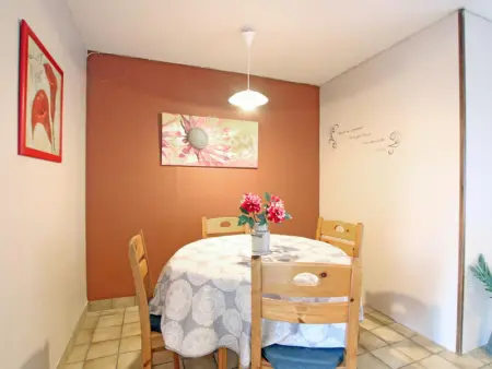 Charmante maison rénovée avec 2 chambres, à 3 km de la mer, proche commerces, parking, wifi. - Photo 6