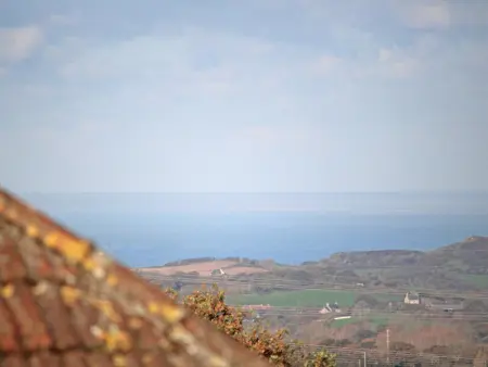 Charmante maison rénovée avec 2 chambres, à 3 km de la mer, proche commerces, parking, wifi. - Photo 10