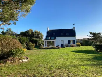 Haus in Locmaria,Maison lumineuse avec jardin, près de la plage des Grands Sables FR-1-418-195 N°903038