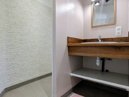 Gîte moderne à Arlempdes: spa, terrasse, grands espaces et visites culturelles - Photo 16