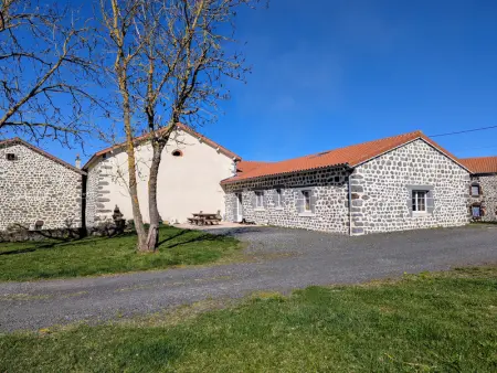 Gîte moderne à Arlempdes: spa, terrasse, grands espaces et visites culturelles - Photo 23