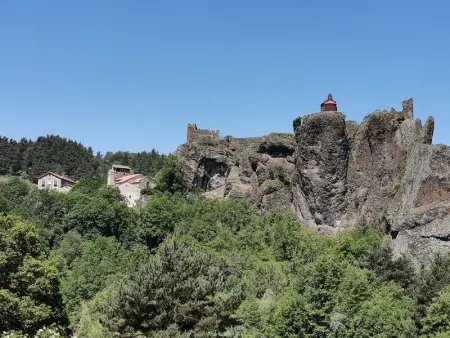 Gîte moderne à Arlempdes: spa, terrasse, grands espaces et visites culturelles - Photo 26