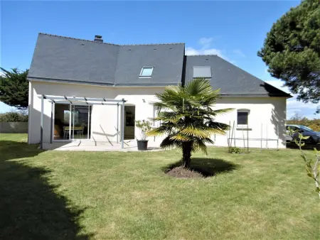 Maison à Saint Gildas de Rhuys, Maison spacieuse 8-9 pers avec jardin clos, proche mer à St Gildas de Rhuys - L858916