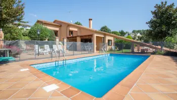 Villa en Vidreres,Cipresos 6pax 977240 N°859046