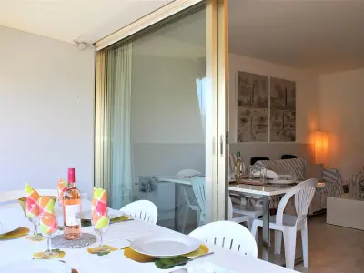 Appartement à Villeneuve Loubet, Moderne T3, 2 chambres, climatisé, parking, plage à pied - L903189