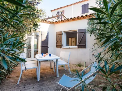 Appartement à Narbonne, Charmant T2 en rez-de-jardin avec piscine, garage et WIFI à Narbonne-Plage - L903192