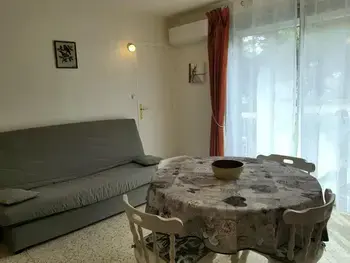 Appartement à Balaruc les Bains, T2 à Balaruc-les-Bains, Clim, Parking, 4 pers - L903219