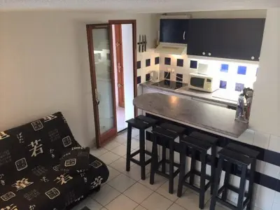 Maison à Gruissan, Pavillon lumineux 3 pièces avec piscine - 6 couchages, proche mer et commerces, parking privé - L859194