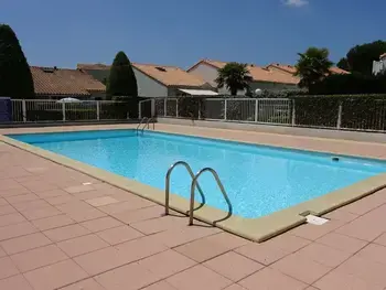 Appartement à Vaux sur Mer, Appartement T2 avec Piscine à 2 Pas de la Plage de Pontaillac - L998457