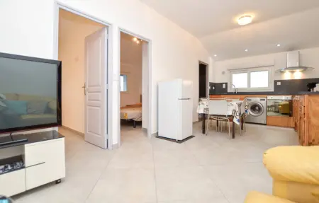 Location Appartement 4 personnes à Ghisonaccia - Photo 3