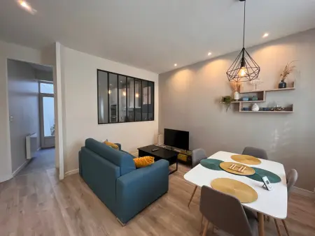 Maison 2 chambres avec cour privée, à 200m de la plage et proche commerces - Les Sables-d'Olonne - Photo 1