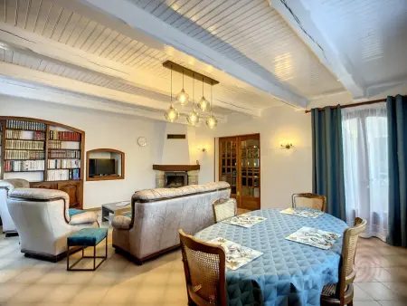 Maison F4 avec terrasse, parking et animaux acceptés - Photo 3