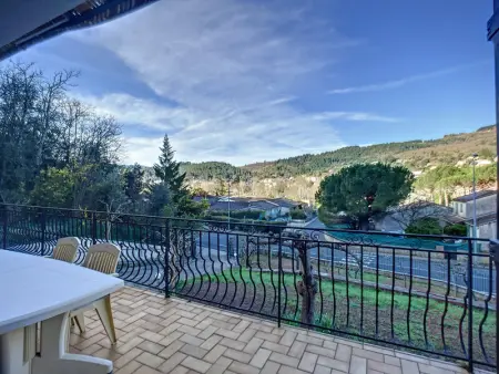 Maison F4 avec terrasse, parking et animaux acceptés - Photo 12