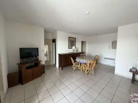 T3 Centre-ville avec Piscine, Parking Sécurisé, Proche Plage, 6 Pers - Valras-Plage - Photo 4