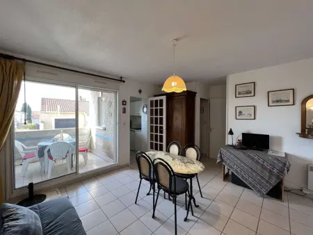 Charmant T2 en Centre-ville avec Piscine, Terrasse et Parking, à 500m de la Plage ! - Photo 6