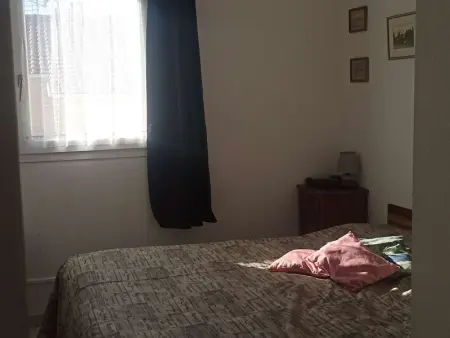 Charmant T2 en Centre-ville avec Piscine, Terrasse et Parking, à 500m de la Plage ! - Photo 9