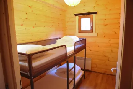 Village de Vacances Oignies 7, Chalet moderne en bois avec lave-vaisselle, situé en forêt - Photo 7