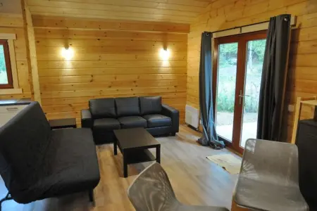 Village de Vacances Oignies 7, Chalet moderne en bois avec lave-vaisselle, situé en forêt - Photo 9