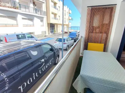 Appartement à Llançà, Appartement 2 chambres climatisé avec terrasse en plein cœur du port de Llançà, à deux pas de la plage - L903677