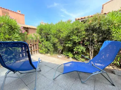 Maison à Gruissan, Charmant Studio Mezzanine 4 Pers, Terrasse et Piscine, Proche Mer - Gruissan Les Ayguades - L859607