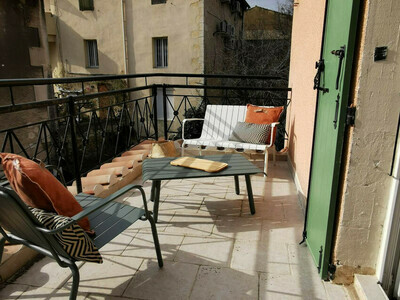 Soleil poudré, chambre, parking, terrasse, climatisation, Appartement 2 personnes à Villeneuve lès Avignon FR-1-698-6