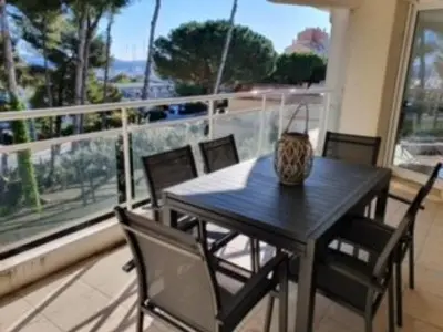 Appartement à Hyères, Appartement spacieux à Hyères avec piscine, climatisation et Wi-Fi - L903945