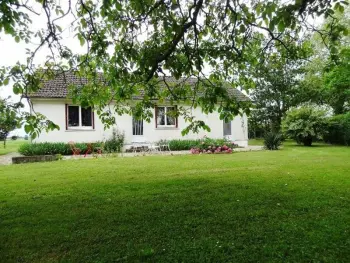 Gite à Bengy sur Craon,Charmant Gîte Familial avec Grand Jardin et Confort Moderne à Bengy-sur-Craon FR-1-586-33 N°859802