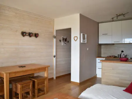 Appartement rénové 2 pièces cabine proche pistes avec balcon exposé sud - Photo 4