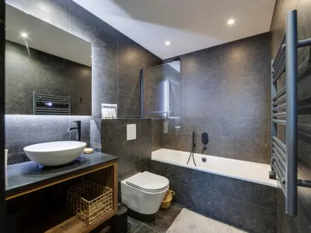 Appartement 3 Chambres avec Piscine, Jacuzzi et Skis aux Pieds à Arc 1950 - Photo 7