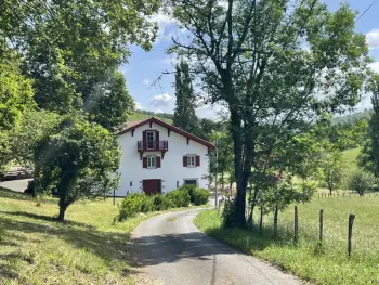 Gite à Ainhice Mongelos,Gîte neuf 4 pers avec terrasse, WiFi inclus, proche St Jean-Pied-de-Port et chemins de randonnée FR-1-384-824 N°860040