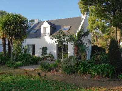 Maison à Le Palais, Maison spacieuse avec jardin, à 700m plage et commerces, quartier calme - L860155