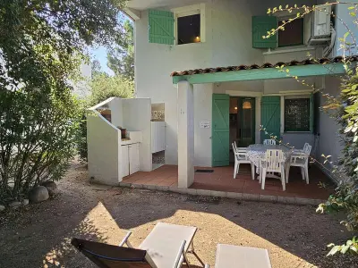 Maison à Lecci, Mini-villa climatisée 4/6 pers à 250m de la plage - terrasse, jardinet, proche commerces - N°861967