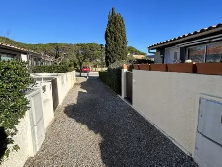 Maison T2 Mezzanine Climatisée avec Terrasse et Parking, proche Plage et Animations au Barcarès - Photo 11