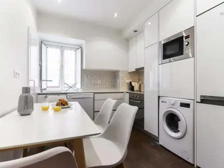 Appartement Design avec Balcon, Proche Jardins et Centre, 2 Chambres Doubles, Cuisine Équipée - Photo 10