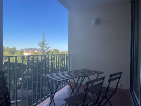 Appartement rénové avec clim, parking et terrasse à 500m du port - Photo 5