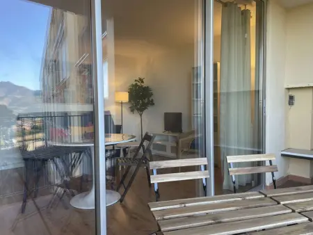 Appartement rénové avec clim, parking et terrasse à 500m du port - Photo 7