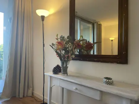 Appartement rénové avec clim, parking et terrasse à 500m du port - Photo 8