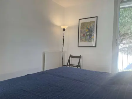 Appartement rénové avec clim, parking et terrasse à 500m du port - Photo 16