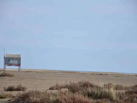 Pavillon 3 pièces avec piscine, terrasse et parking privé - Proche plage et commerces - Photo 13