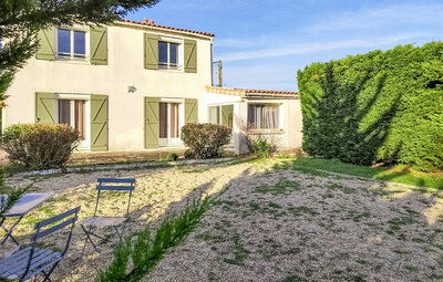 Maison 10 personnes à Port des Barques FCH274