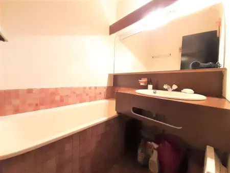 Studio Cabine cosy pour 6 pers. avec TV, kitchenette équipée et casier à ski à Piau-Engaly - Photo 7