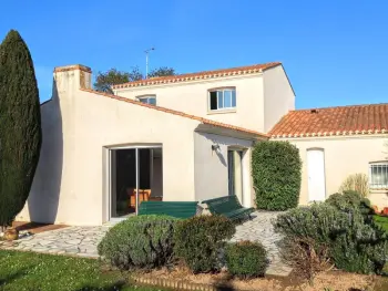 Maison à Les Sables d'Olonne,Maison spacieuse à Olonne-sur-Mer avec jardin clos, proche plages et commerces, idéale familles FR-1-197-560 N°860654