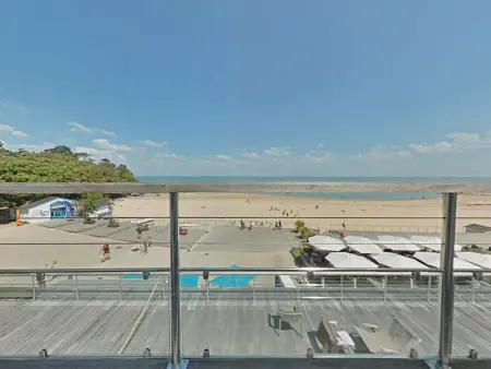 Studio mezzanine avec balcon et parking, face à la mer - Photo 2