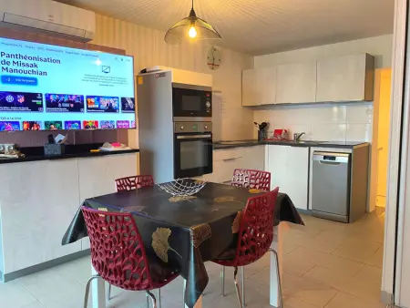 T2 lumineux rénové avec vue étang, clim, parking, WIFI - Photo 3