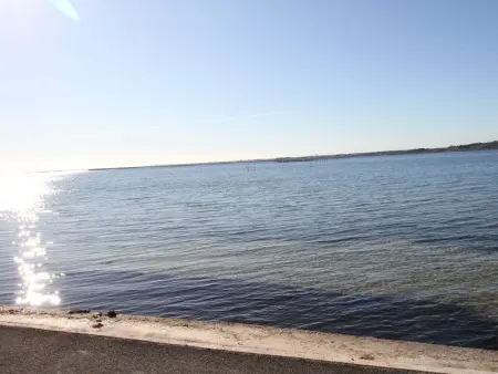 T2 lumineux rénové avec vue étang, clim, parking, WIFI - Photo 15