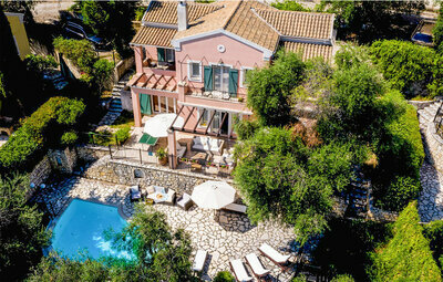 Location Maison à Loustri,Portokalia - N°860854