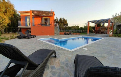 Aegli, Maison 6 personnes à Minies GIO314