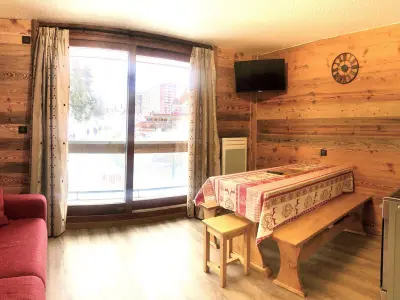 Appartement à Le Corbier, Bel appartement rénové 2 pièces + cabine, 6 pers, balcon, piscine, skis aux pieds - L942100