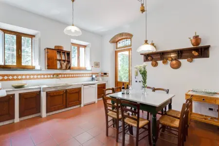 Villa Empoli, Loisirs au bord de la piscine à Empoli Hideaway - Photo 3